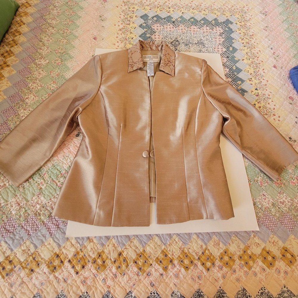 Jessica Howard Petite 2-pc. Jacket and Shell Set.  Size 12P.  NWOT.